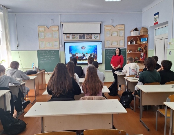 12 марта 2026 &laquo;В рамках кампании &laquo;&Icirc;nvață &icirc;n Moldova&rdquo; преподаватели КГУ провели профориентационные встречи в лицее м.Комрат - Теоретический Лицей им. Н.Третьякова.