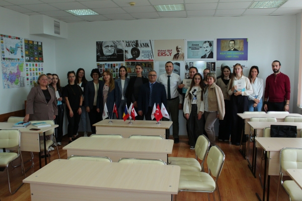 &icirc;n Centrul de turcologie al Universității de Stat din Comrat a avut loc o &icirc;nt&acirc;lnire a cursanților care studiază limba turcă.