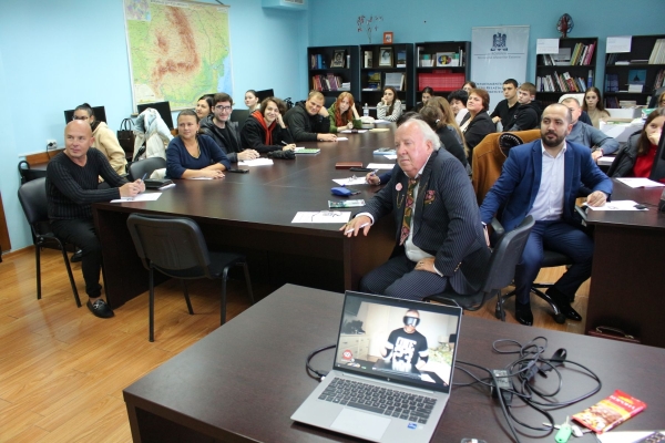 La data de 8 octombrie, a avut loc ședința introductivă pentru cursanții &icirc;nscriși la cursul de limba rom&acirc;nă .